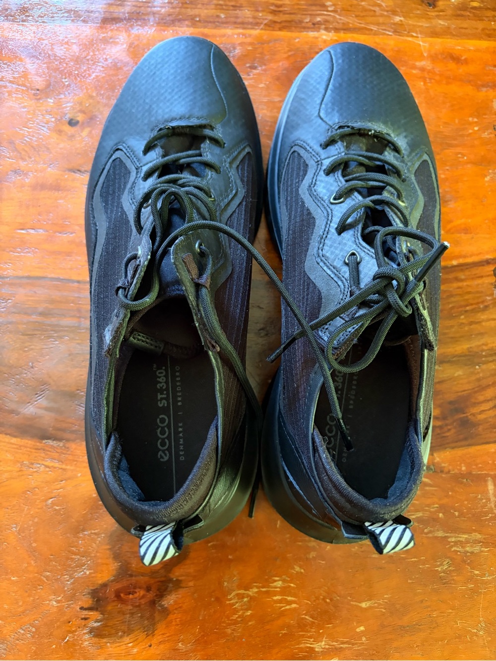 Ecco Men's Black Low-Top Lace-Up Sneakers 11 to 11.5 men’s
